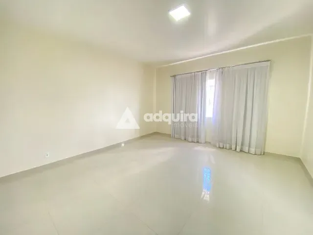 Casa com 545m² 3 quartos e 3 banheiros, à venda, no bairro Centro em Ponta Grossa