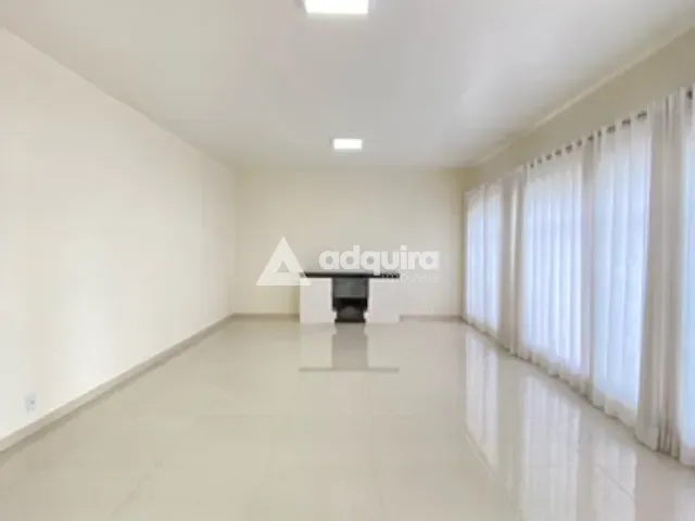 Casa com 545m² 3 quartos e 3 banheiros, à venda, no bairro Centro em Ponta Grossa