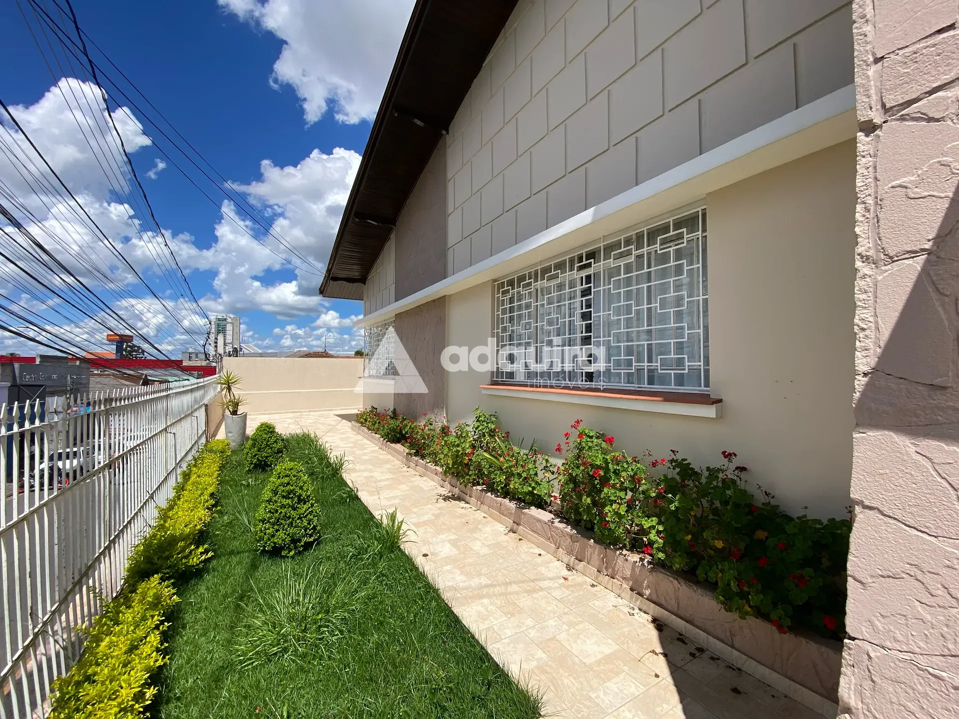Casa, 3 quartos, 235 m² - Foto 1