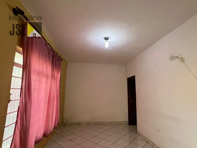 Casa com 290m² 3 quartos e 1 banheiro, à venda, no bairro Jardim Amália em Caçapava