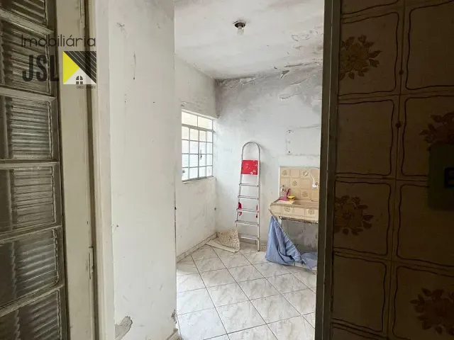 Casa com 290m² 3 quartos e 1 banheiro, à venda, no bairro Jardim Amália em Caçapava