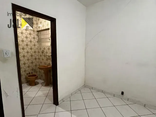Casa com 290m² 3 quartos e 1 banheiro, à venda, no bairro Jardim Amália em Caçapava