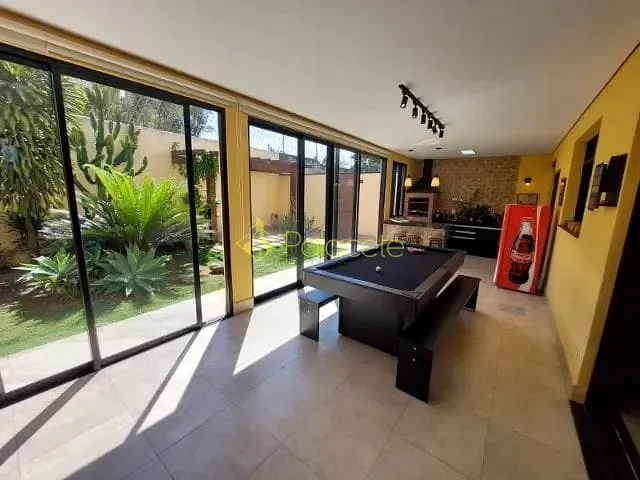 Casa 3 quartos e 5 banheiros, à venda, no bairro Parque São Cristóvão em Taubaté