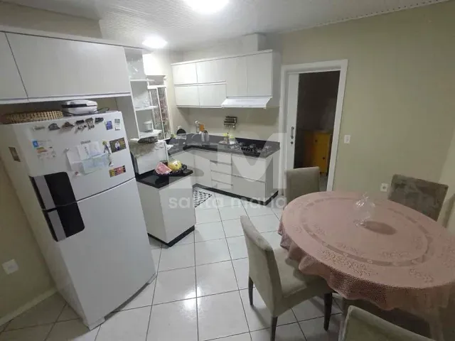 Casa 4 quartos e 2 banheiros, à venda, no bairro Passo dos Fortes em Chapecó
