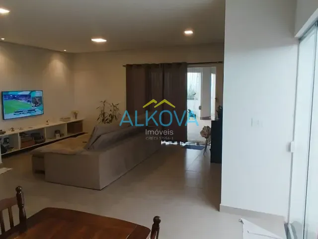 Casa com 330m² 3 quartos e 2 banheiros, à venda, no bairro Condomínio Residencial Mantiqueira em São José dos Campos