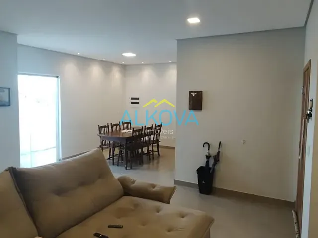 Casa com 330m² 3 quartos e 2 banheiros, à venda, no bairro Condomínio Residencial Mantiqueira em São José dos Campos