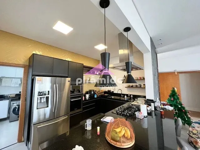 Casa com 450m² 3 quartos e 2 banheiros, à venda, no bairro Urbanova em São José Dos Campos