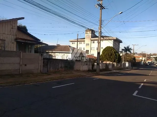 Casa com 462m² 3 quartos e 1 banheiro, à venda, no bairro Oficinas em Ponta Grossa