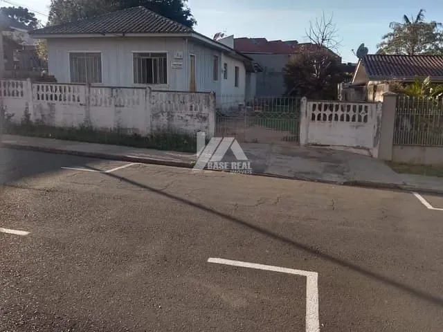 Casa com 462m² 3 quartos e 1 banheiro, à venda, no bairro Oficinas em Ponta Grossa