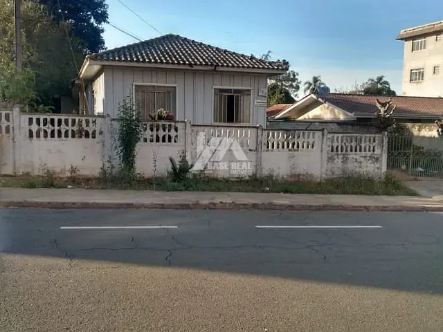 Casa com 462m² 3 quartos e 1 banheiro, à venda, no bairro Oficinas em Ponta Grossa