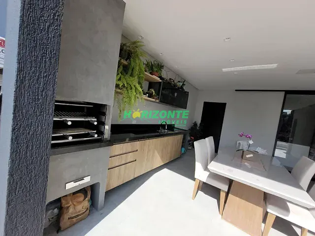 Casa com 256m² 4 quartos e 4 banheiros, à venda, no bairro Urbanova em São José dos Campos