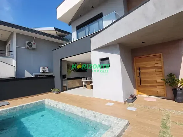 Casa com 256m² 4 quartos e 4 banheiros, à venda, no bairro Urbanova em São José dos Campos