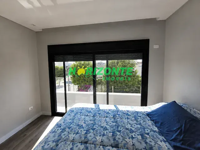 Casa com 256m² 4 quartos e 4 banheiros, à venda, no bairro Urbanova em São José dos Campos