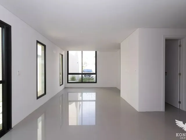 Casa 3 quartos e 3 banheiros, à venda, no bairro Santa Felicidade em Curitiba