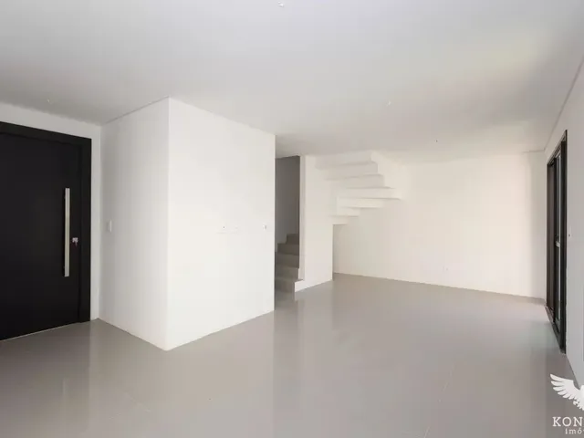 Casa 3 quartos e 3 banheiros, à venda, no bairro Santa Felicidade em Curitiba