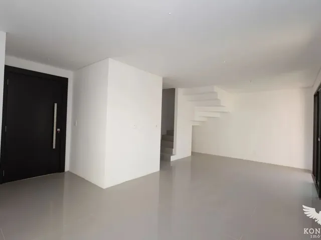 Casa 3 quartos e 3 banheiros, à venda, no bairro Santa Felicidade em Curitiba