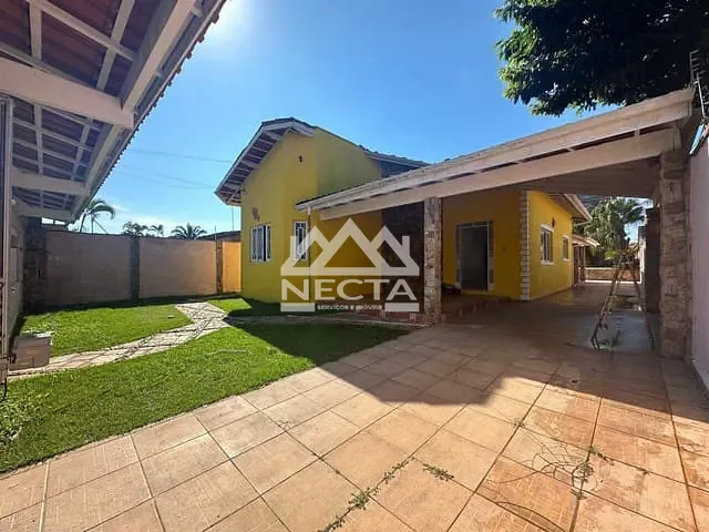 Casa com 500m² 3 quartos e 3 banheiros, à venda, no bairro Jardim Brasil em Caraguatatuba