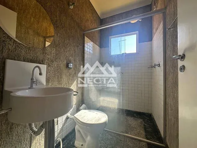 Casa com 500m² 3 quartos e 3 banheiros, à venda, no bairro Jardim Brasil em Caraguatatuba