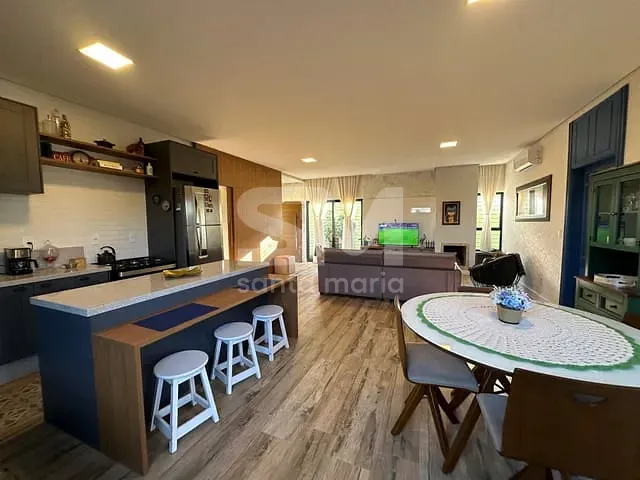 Casa com 582m² 3 quartos e 2 banheiros, à venda, no bairro Santos Dumont em Chapecó