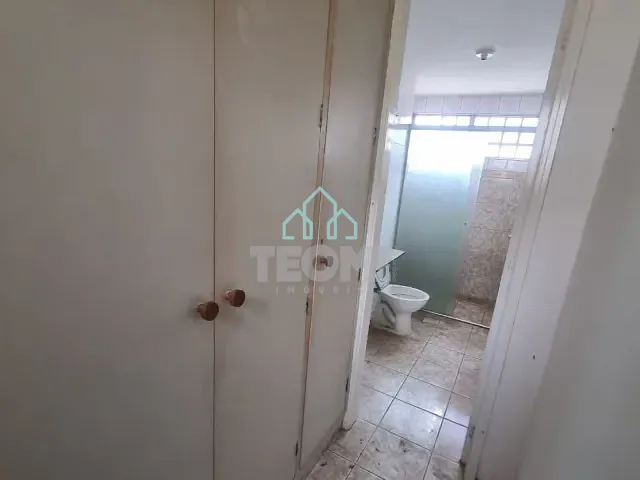 Casa com 335m² 4 quartos e 3 banheiros, para alugar, no bairro Centro em Taubaté