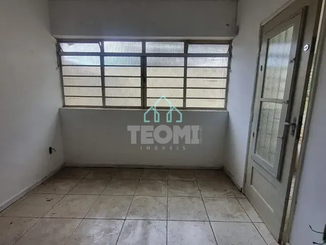 Casa com 335m² 4 quartos e 3 banheiros, para alugar, no bairro Centro em Taubaté