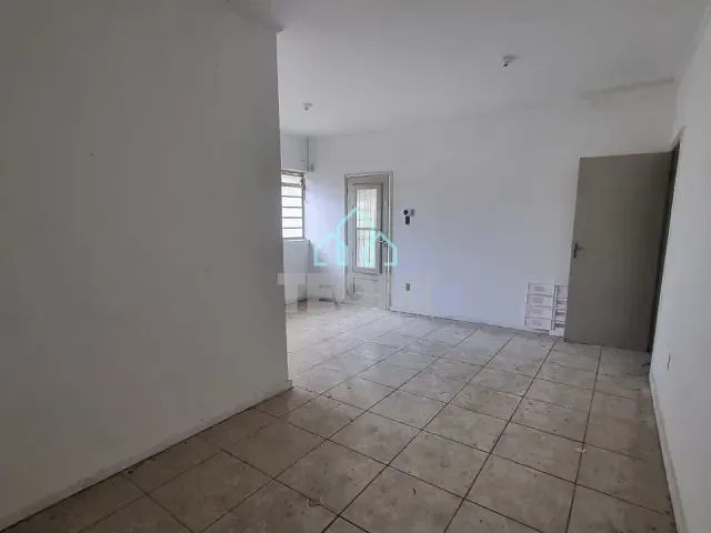 Casa com 335m² 4 quartos e 3 banheiros, para alugar, no bairro Centro em Taubaté