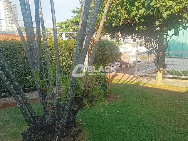 Casa com 750m² 4 quartos e 2 banheiros, à venda ou para alugar, no bairro Vila Trujillo em Sorocaba