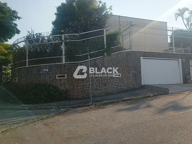 Casa com 750m² 4 quartos e 2 banheiros, à venda ou para alugar, no bairro Vila Trujillo em Sorocaba