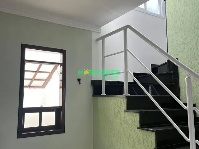 Casa 3 quartos e 3 banheiros, à venda, no bairro Jardim das Indústrias em São José dos Campos