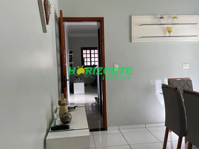 Casa 3 quartos e 3 banheiros, à venda, no bairro Jardim das Indústrias em São José dos Campos
