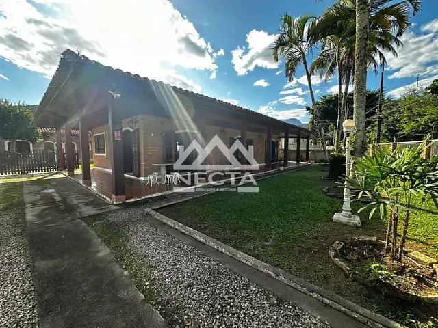 Casa com 768m² 4 quartos e 2 banheiros, à venda, no bairro Maranduba em Ubatuba
