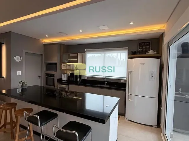 Casa 4 quartos e 3 banheiros, à venda, no bairro Urbanova em São José dos Campos