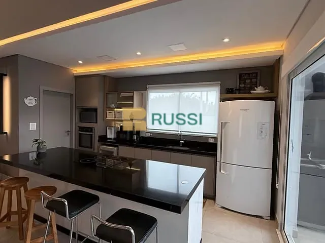 Casa 4 quartos e 3 banheiros, à venda, no bairro Urbanova em São José dos Campos