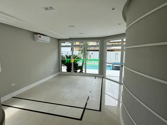 Casa com 450m² 3 quartos e 4 banheiros, à venda, no bairro Condomínio Esplanada do Sol em São José dos Campos
