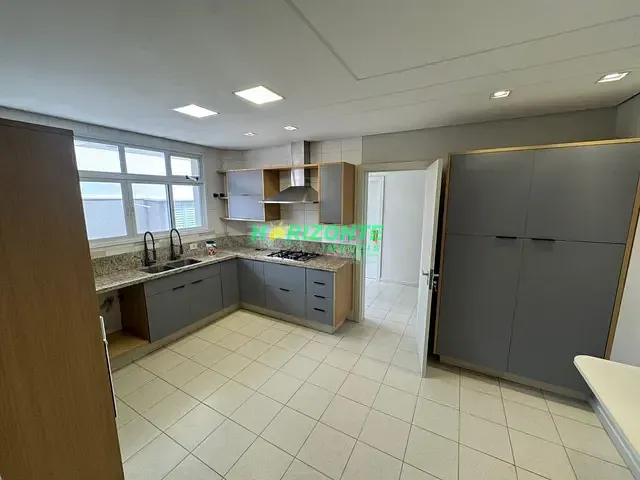Casa com 450m² 3 quartos e 4 banheiros, à venda, no bairro Condomínio Esplanada do Sol em São José dos Campos