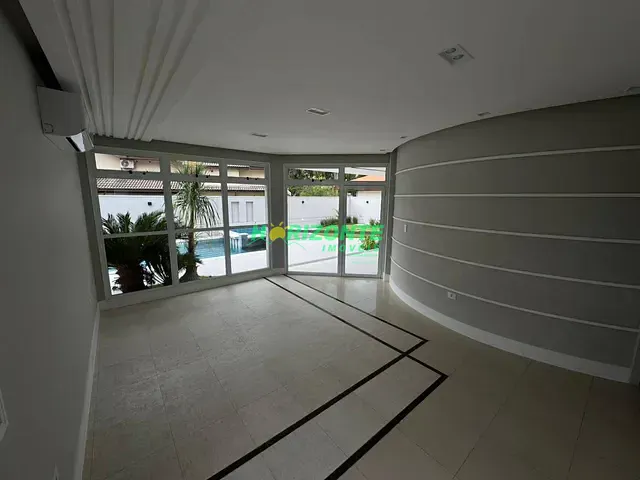 Casa com 450m² 3 quartos e 4 banheiros, à venda, no bairro Condomínio Esplanada do Sol em São José dos Campos
