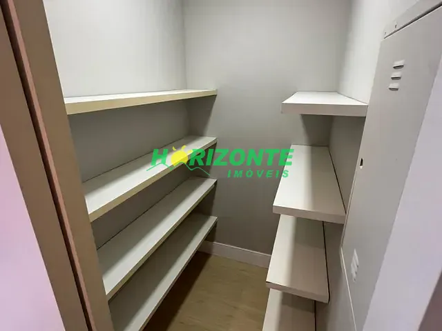 Casa com 450m² 3 quartos e 4 banheiros, à venda, no bairro Condomínio Esplanada do Sol em São José dos Campos