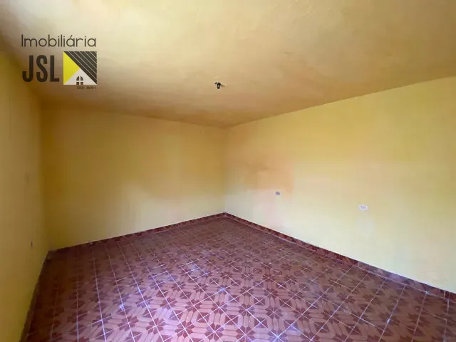 Casa 2 quartos e 1 banheiro, para alugar, no bairro Jardim Maria Cândida em Caçapava