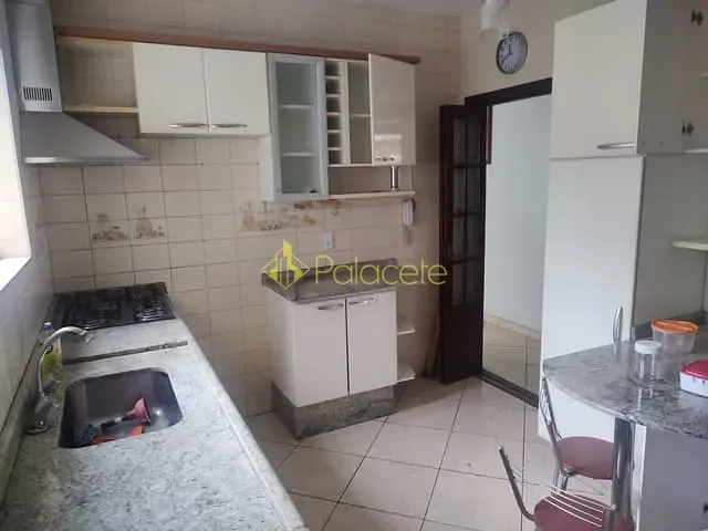 Casa com 350m² 4 quartos e 6 banheiros, à venda, no bairro Vila Jaboticabeira em Taubaté