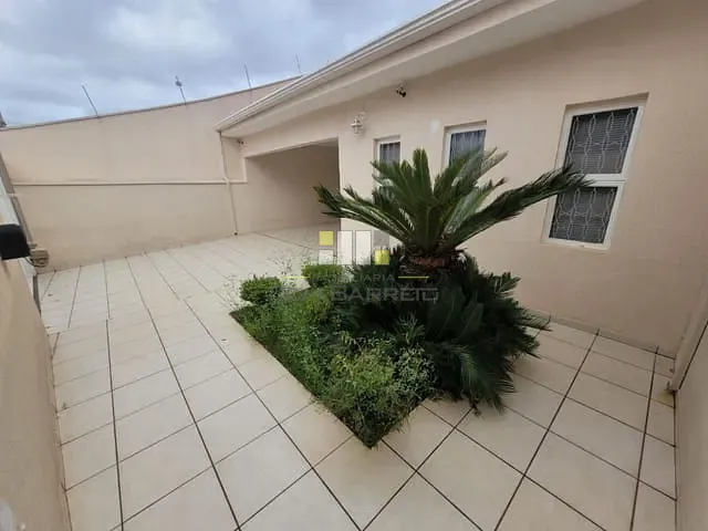 Casa com 260m² 4 quartos e 1 banheiro, à venda, no bairro Jardim Macarenko em Sumaré