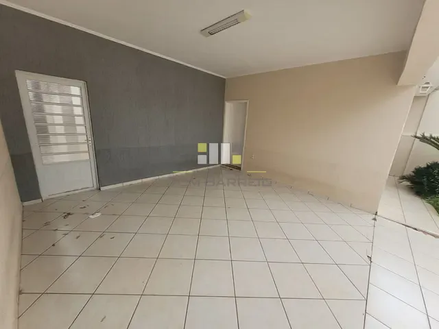 Casa com 260m² 4 quartos e 1 banheiro, para alugar, no bairro Jardim Macarenko em Sumaré