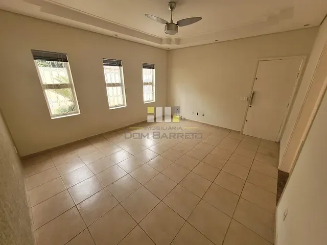 Casa com 260m² 4 quartos e 1 banheiro, para alugar, no bairro Jardim Macarenko em Sumaré