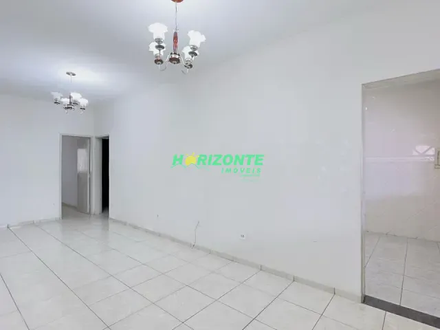 Casa 4 quartos e 3 banheiros, à venda ou para alugar, no bairro Jardim Satélite em São José dos Campos