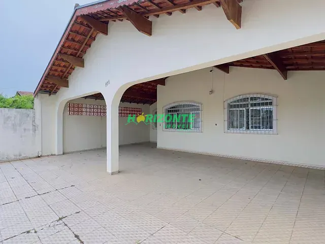 Casa 4 quartos e 3 banheiros, à venda ou para alugar, no bairro Jardim Satélite em São José dos Campos
