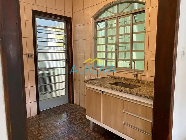 Casa com 260m² 3 quartos e 2 banheiros, à venda, no bairro Jardim Satélite em São José dos Campos