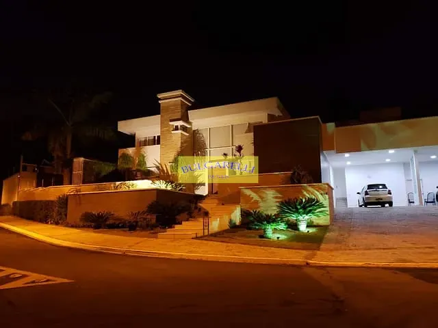 Casa com 1160m² 4 quartos e 7 banheiros, à venda, no bairro JARDIM TARUMA em Jundiai