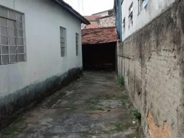 Casa com 300m² 3 quartos e 1 banheiro, à venda, no bairro Parque Itamarati em Jacareí