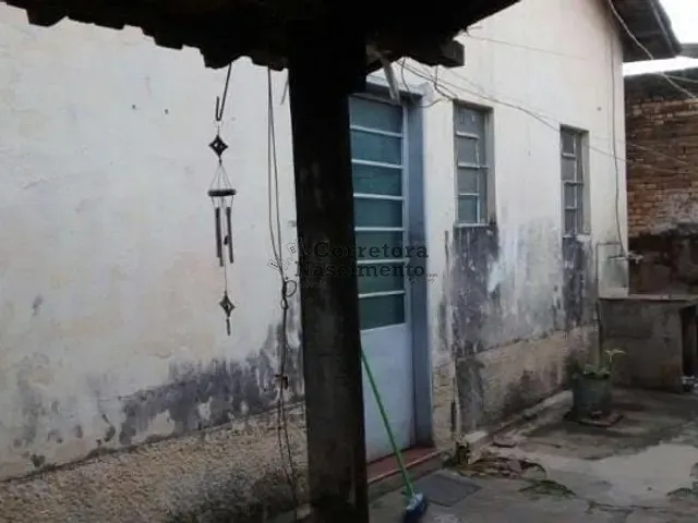 Casa com 300m² 3 quartos e 1 banheiro, à venda, no bairro Parque Itamarati em Jacareí