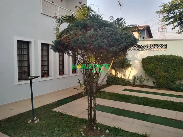 Casa com 250m² 5 quartos e 4 banheiros, à venda, no bairro Vila Betânia em São José dos Campos