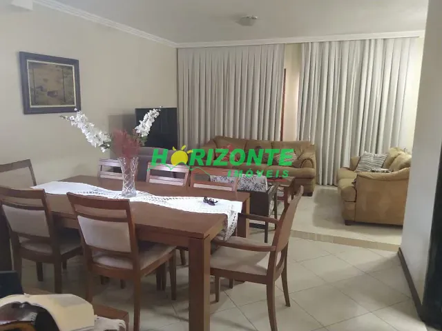 Casa com 250m² 5 quartos e 4 banheiros, à venda, no bairro Vila Betânia em São José dos Campos